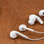 Earbuds vs Earpods: Which is Right for You?